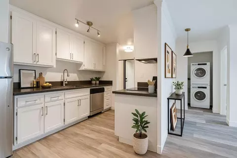 1182 E St, Hayward, CA 94541