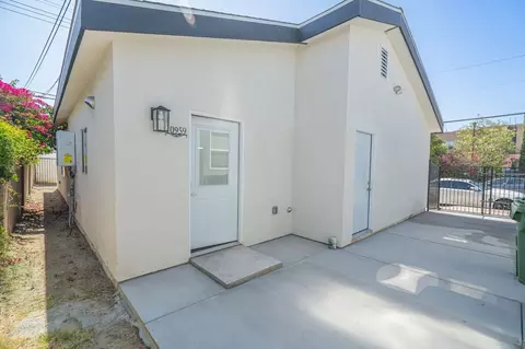 10959 Collins St, North Hollywood, CA 91601