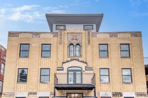 4637 N Ashland Ave #302, Chicago, IL 60640