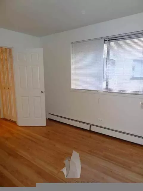 6011 N Winthrop Ave #101, Chicago, IL 60660