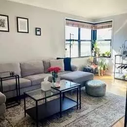 525 W Aldine Ave #B, Chicago, IL 60657