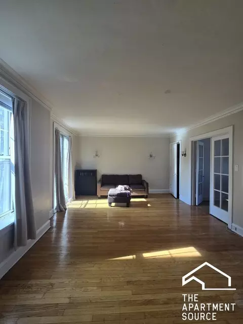 909 Elmwood Ave #O2, Evanston, IL 60202