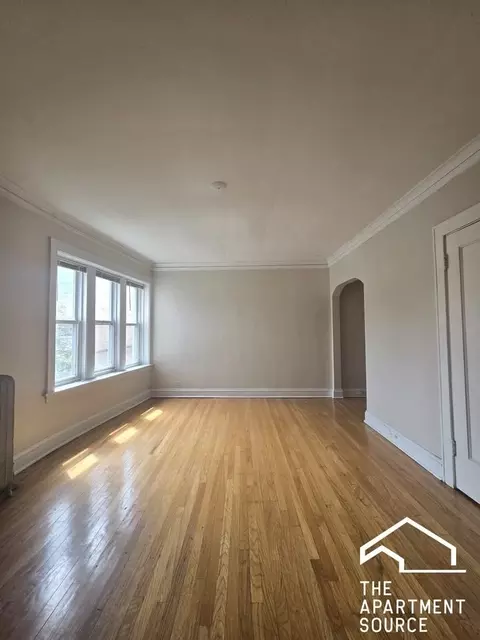 1934 W Estes Ave #1E, Chicago, IL 60626