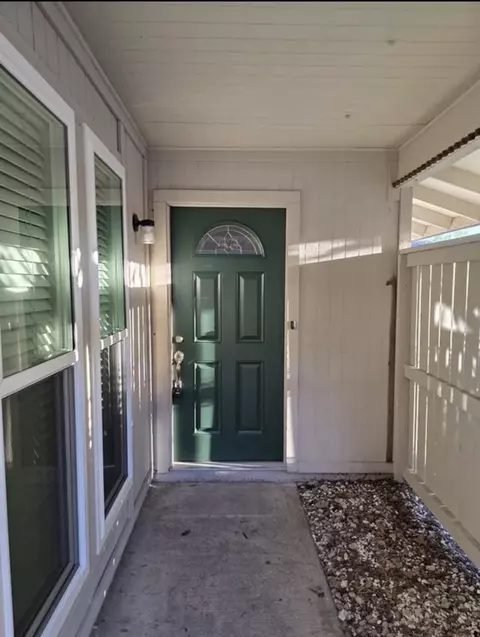 1014 Roundtree Ct, Sacramento, CA 95831