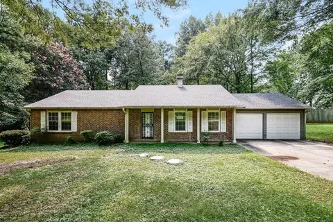 4255 Loveless Pl, Ellenwood, GA 30294