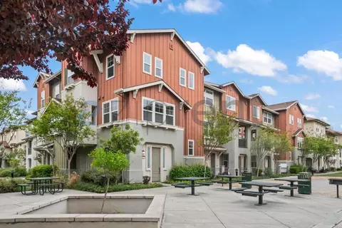 2077 Kiwi Walkway, San Jose, CA 95133