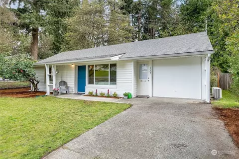 5007 236th St SW #1, Mountlake Terrace, WA 98043