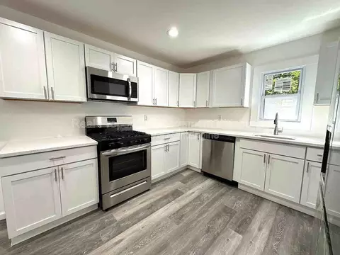 6184 Poketa Rd, Verona, PA 15147