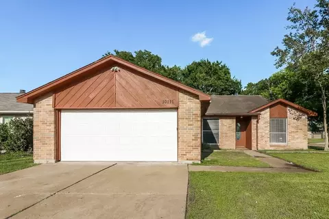 10111 King Ranch Ln, Sugar Land, TX 77498