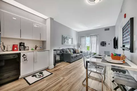 8303 Palm Pkwy #1511593P, Orlando, FL 32836