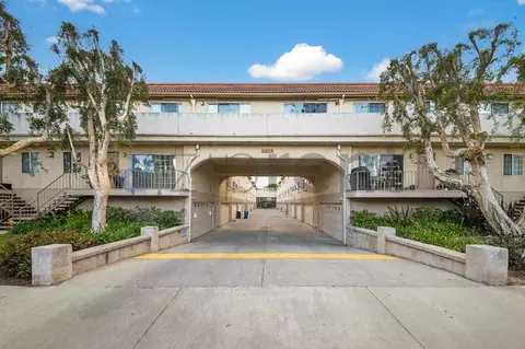10215 Variel Ave #26, Los Angeles, CA 91311