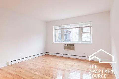 6830 N Sheridan Rd #270, Chicago, IL 60626