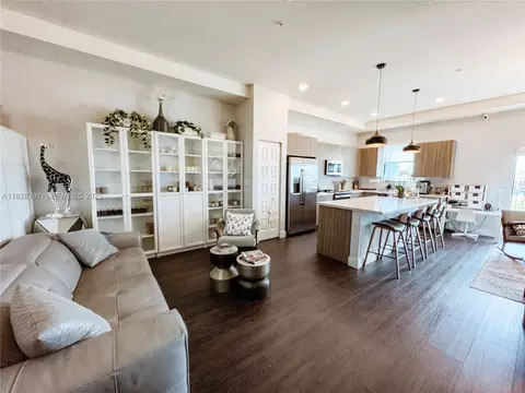 10455 NW 82nd St #32, Doral, FL 33178