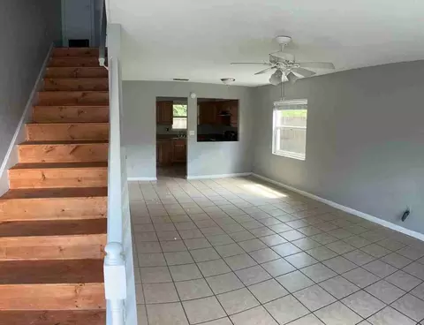 911 SW 62nd Ter #D, Gainesville, FL 32607