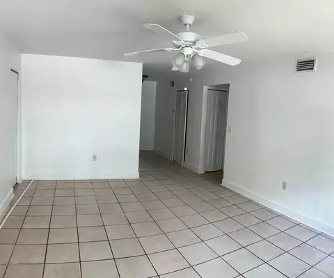 818 SW 63rd Ter #B, Gainesville, FL 32607