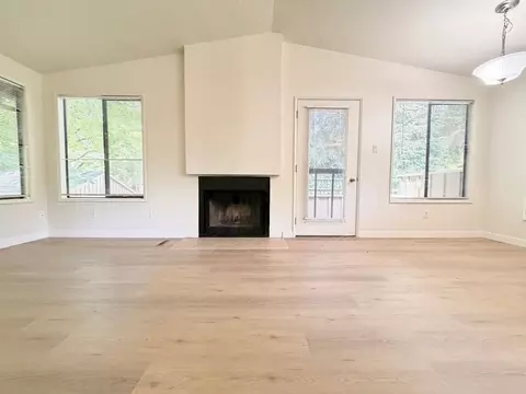 7060 Montauk Cir, Lake Oswego, OR 97035