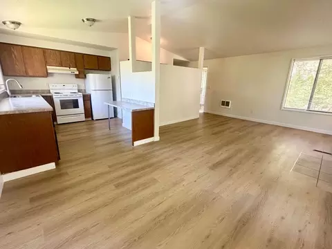 7060 Montauk Cir, Lake Oswego, OR 97035