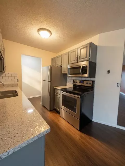 8935 Old Cedar Ave S #202, Bloomington, MN 55425