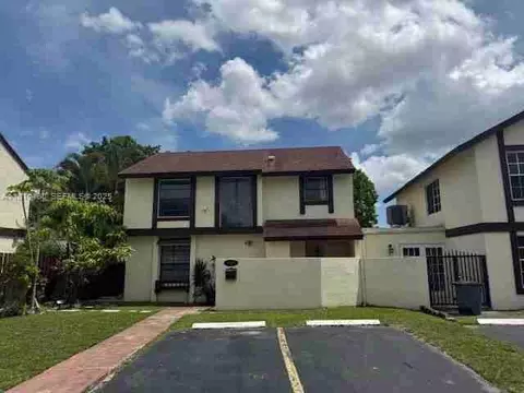 10042 NW 4th Ln #10042, Fountainebleau, FL 33172