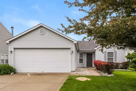 687 Hickory Pine Dr, Whiteland, IN 46184