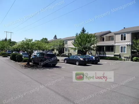 3233 NE 12th St #302, Renton, WA 98056