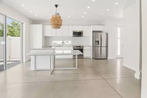 2066 Roselawn St, Sarasota, FL 34231