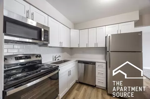 110 N Kenilworth Ave #1F, Oak Park, IL 60301