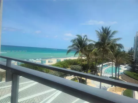 6801 Collins Ave #320, Miami Beach, FL 33141