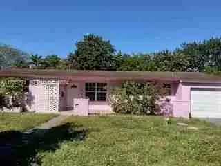 14710 S Spur Dr, Golden Glades, FL 33161
