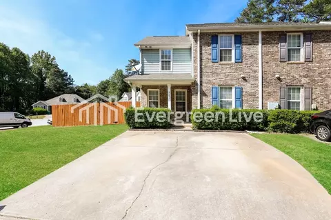 947 Windwood Ct, College Park, GA 30349