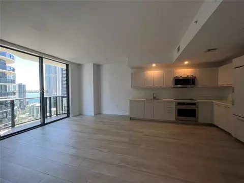 55 SW 9th St #2702, Miami, FL 33130