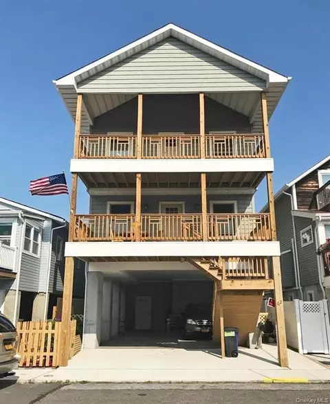62 Delaware Ave, Long Beach, NY 11561