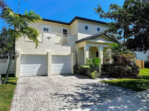 215 SE 32nd Ave, Homestead, FL 33033
