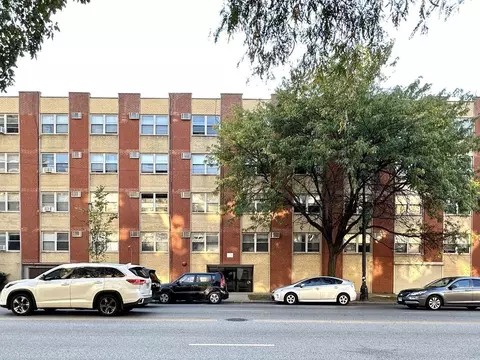 6830 N Sheridan Rd #270, Chicago, IL 60626