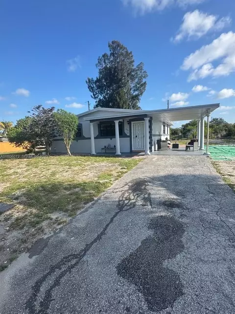 2801 NW 183rd St, Miami Gardens, FL 33056