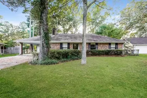 154 Plum Tree Rd, Brandon, MS 39047