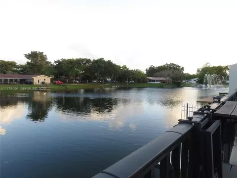 6904 Holly Rd #6904, Miami Lakes, FL 33014
