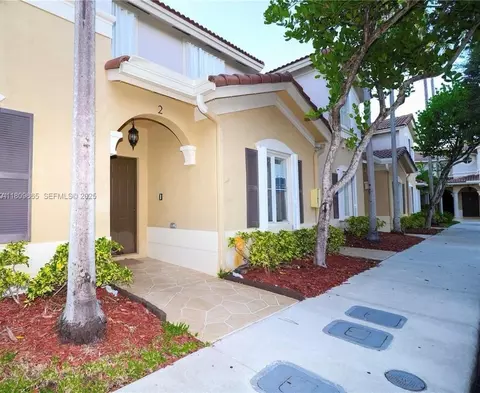 9020 W Flagler St #2, Fountainebleau, FL 33174