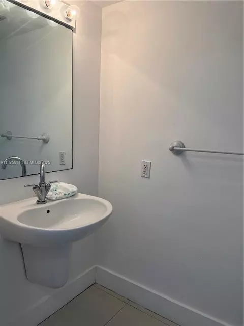 41 SE 5th St #2003, Miami, FL 33131