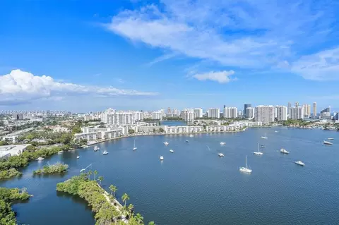 17301 Biscayne Blvd #2108, North Miami Beach, FL 33160