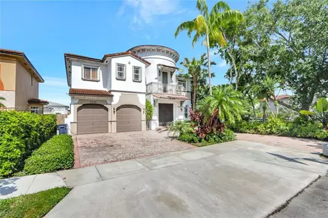 6502 SW 162nd Ct, Miami, FL 33185