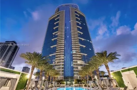 851 NE 1st Ave #1605, Miami, FL 33132