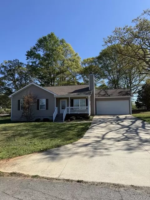 6214 Helen St, Lula, GA 30554