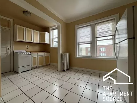 2140 Gunderson Ave #208, Berwyn, IL 60402