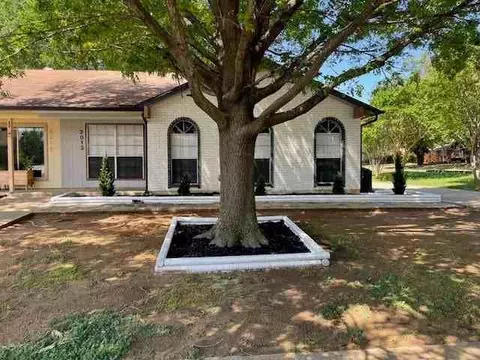 3013 Penny Ln, Euless, TX 76039