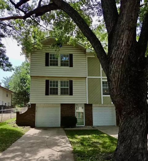 313 NW 3rd St #313, Blue Springs, MO 64014