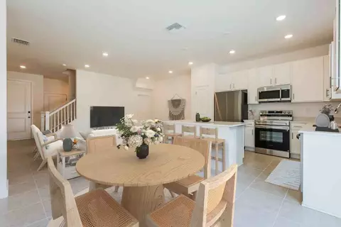 1556 Tristar Dr, Plant City, FL 33563