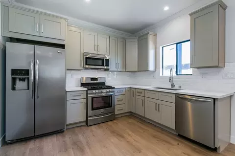 1008 Waterloo St, Los Angeles, CA 90026