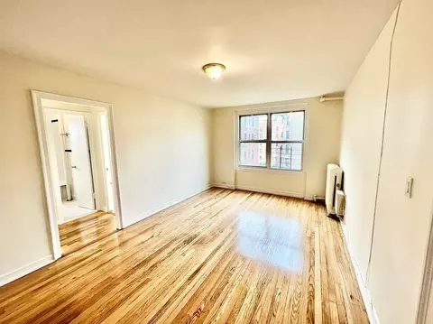 34-47 90th St #G52, Jackson Heights, NY 11372
