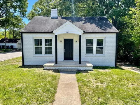 811 Dana Pl, Greensboro, NC 27406